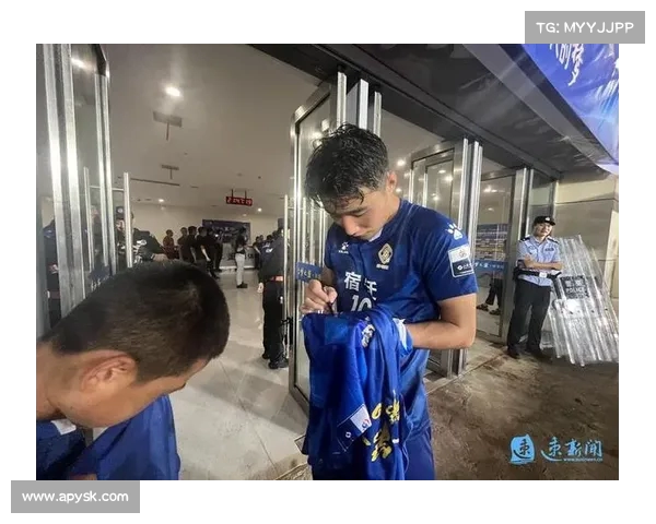 苏亚雷斯谈胜利:球迷助力让我们迎来期待已久的胜利时刻 苏亚雷斯谈胜利:球迷助力让我们迎来期待已久的胜利时刻